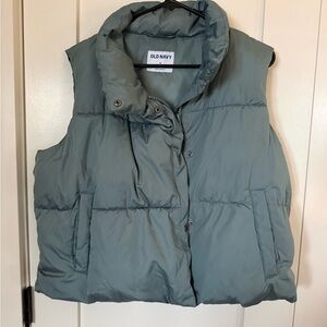 Old Navy Puffer Vest in Sage